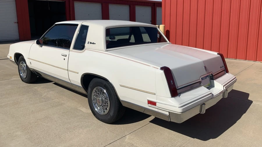 1984 Oldsmobile Cutlass Supreme - Image 8 of 17