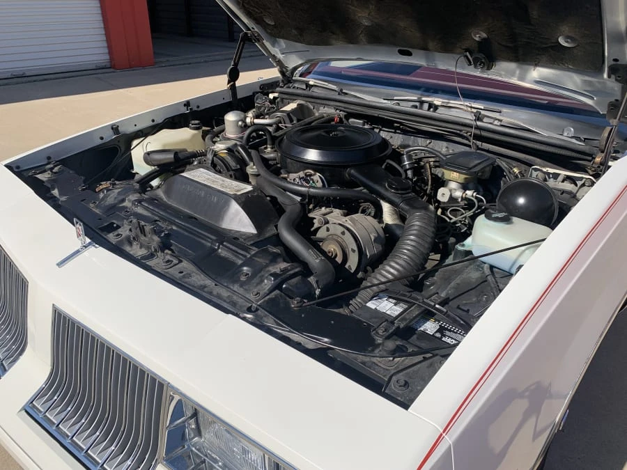 1984 Oldsmobile Cutlass Supreme - Image 15 of 17