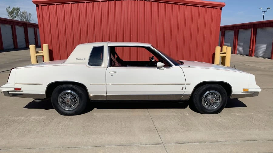 1984 Oldsmobile Cutlass Supreme - Image 7 of 17