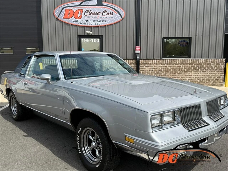 1984 Oldsmobile Cutlass Supreme - Image 9 of 31