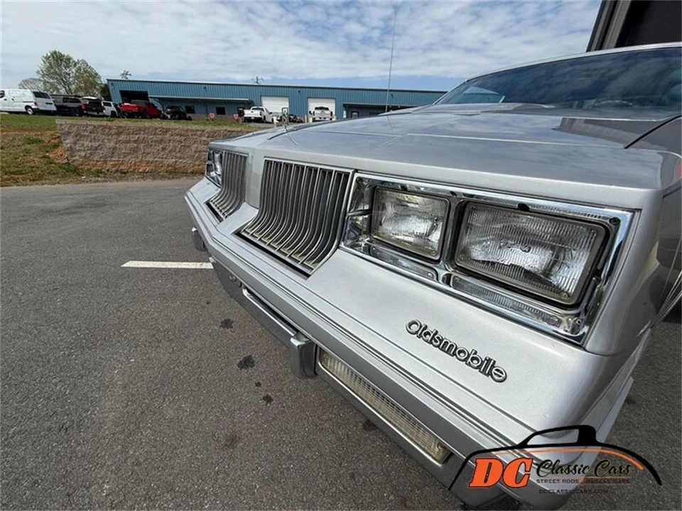 1984 Oldsmobile Cutlass Supreme - Image 21 of 31