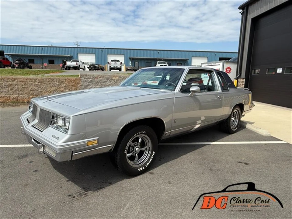 1984 Oldsmobile Cutlass Supreme - Image 3 of 31