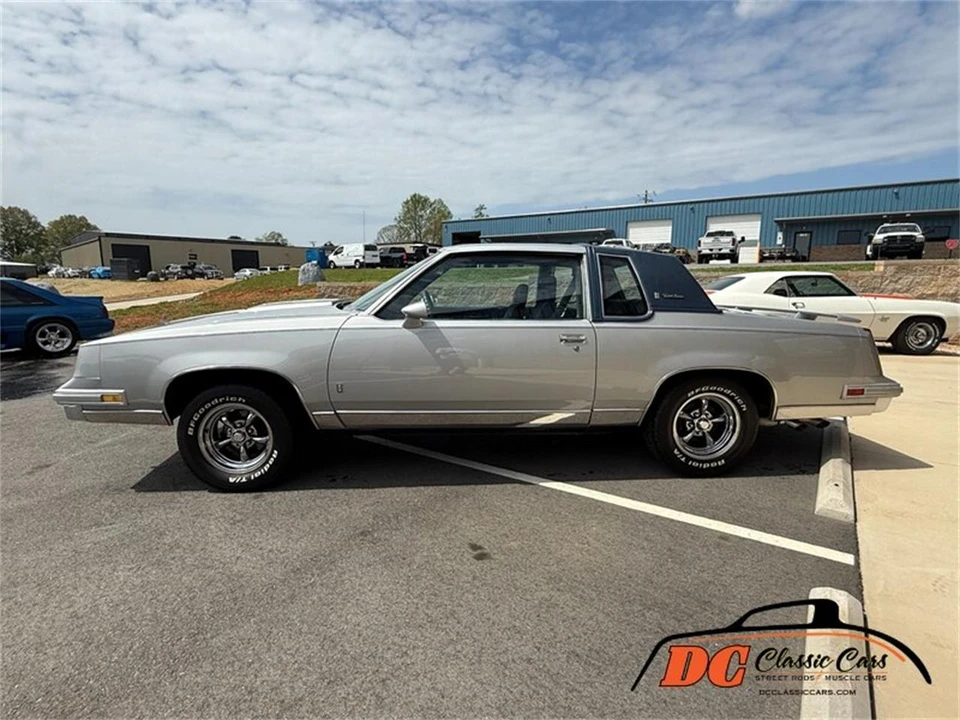 1984 Oldsmobile Cutlass Supreme - Image 4 of 31
