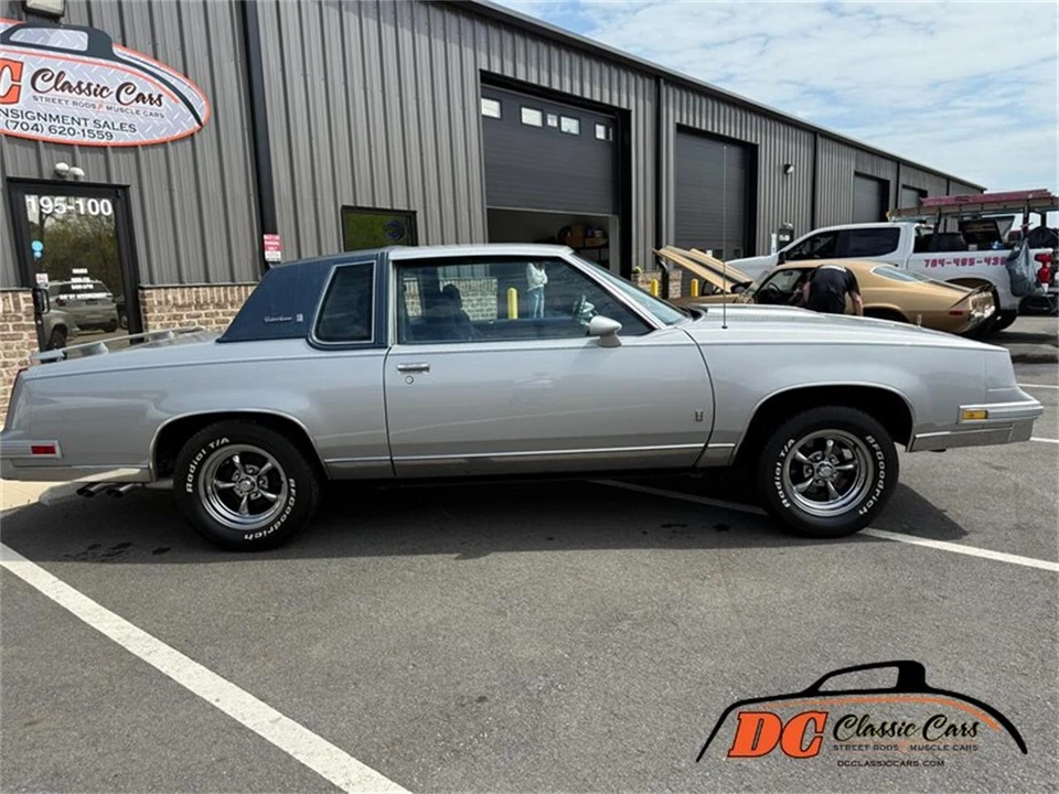 1984 Oldsmobile Cutlass Supreme - Image 8 of 31