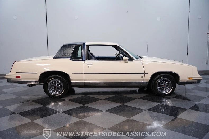 1984 Oldsmobile Cutlass Supreme - Image 9 of 27