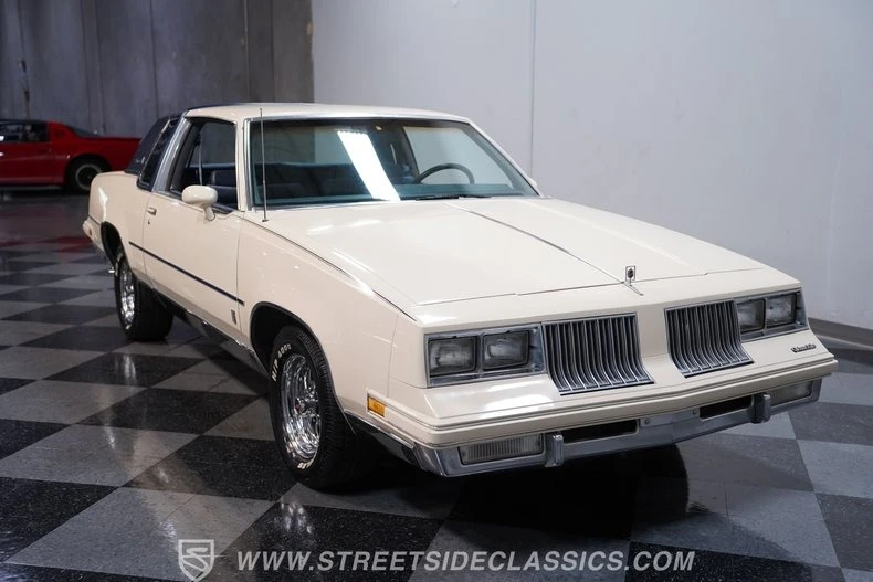 1984 Oldsmobile Cutlass Supreme - Image 10 of 27
