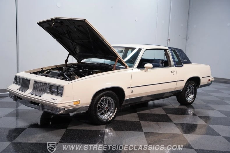 1984 Oldsmobile Cutlass Supreme - Image 12 of 27