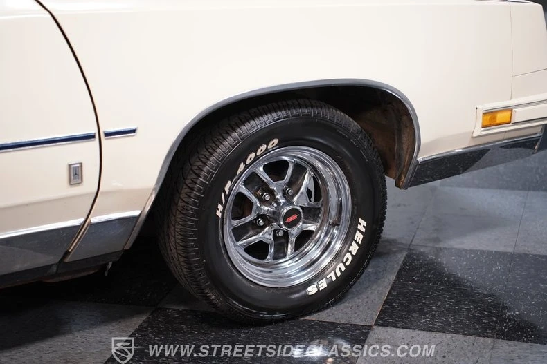 1984 Oldsmobile Cutlass Supreme - Image 23 of 27