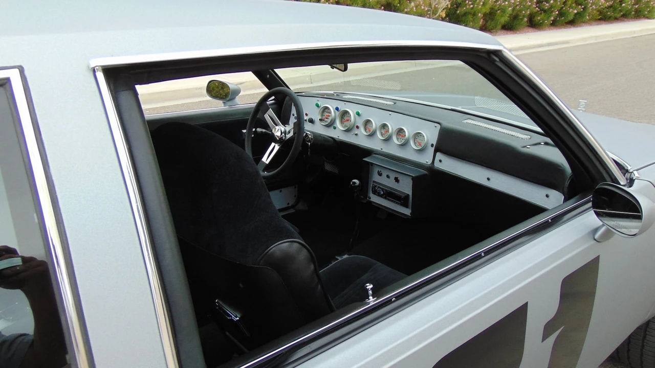 1984 Oldsmobile Cutlass Supreme - Image 5 of 12
