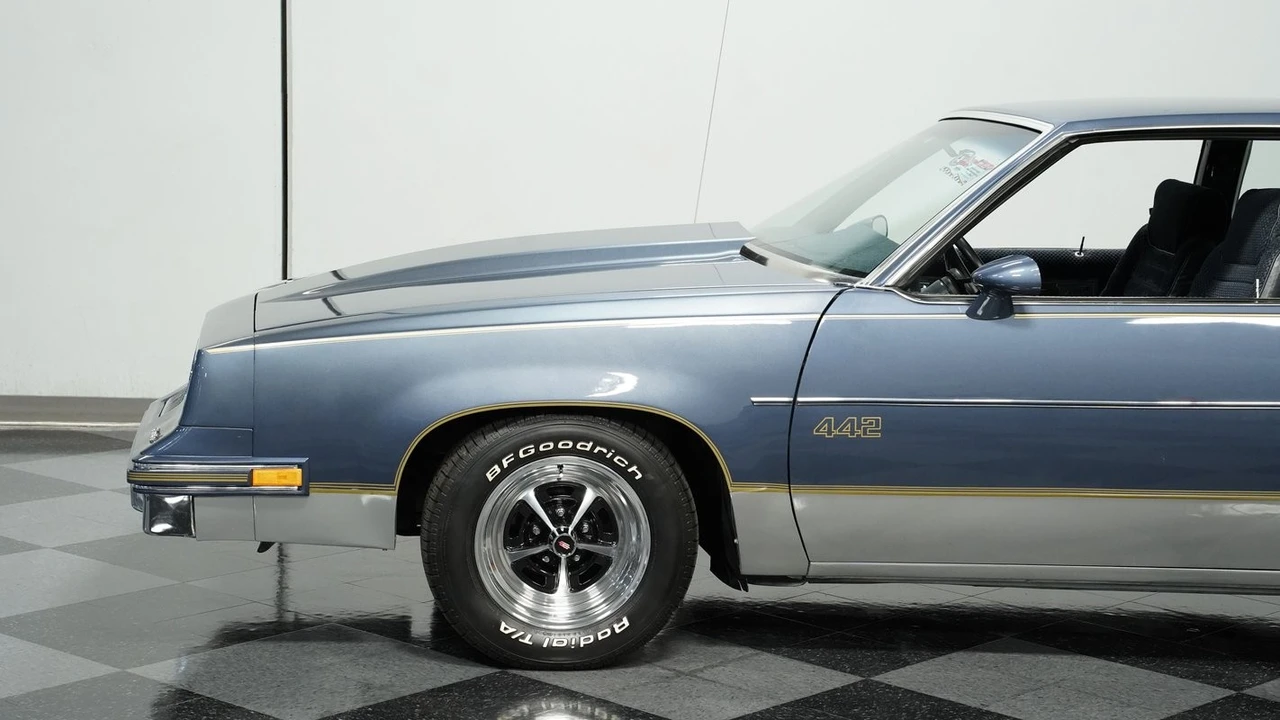 1984 Oldsmobile Cutlass Supreme - Image 22 of 31