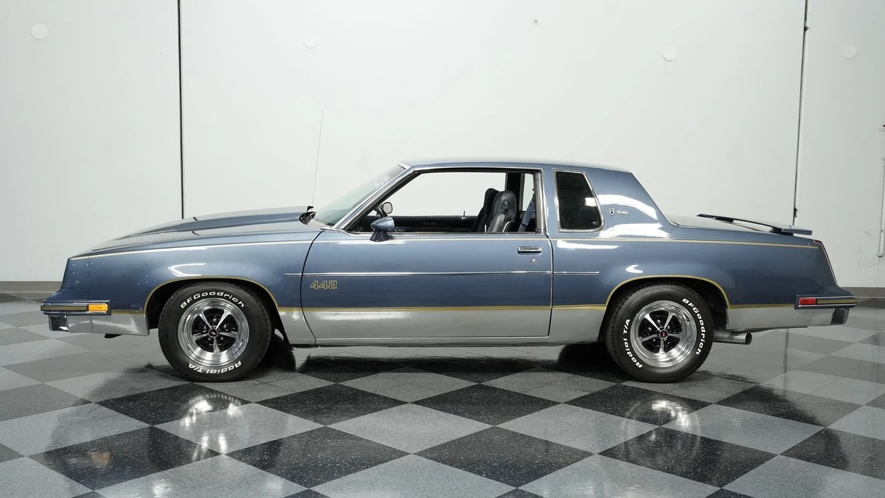 1984 Oldsmobile Cutlass Supreme - Image 2 of 12