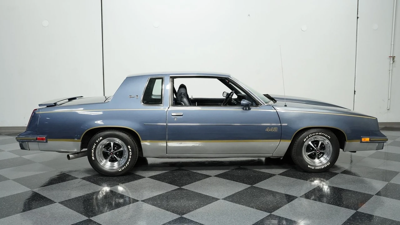 1984 Oldsmobile Cutlass Supreme - Image 13 of 31