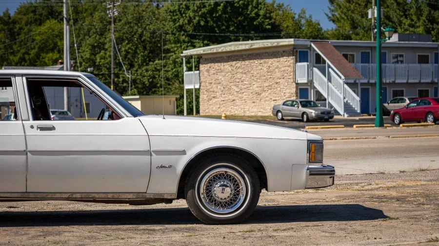 1984 Oldsmobile 88 - Image 9 of 15