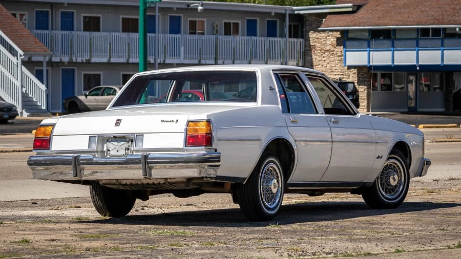 1984 Oldsmobile 88 - Image 11 of 15