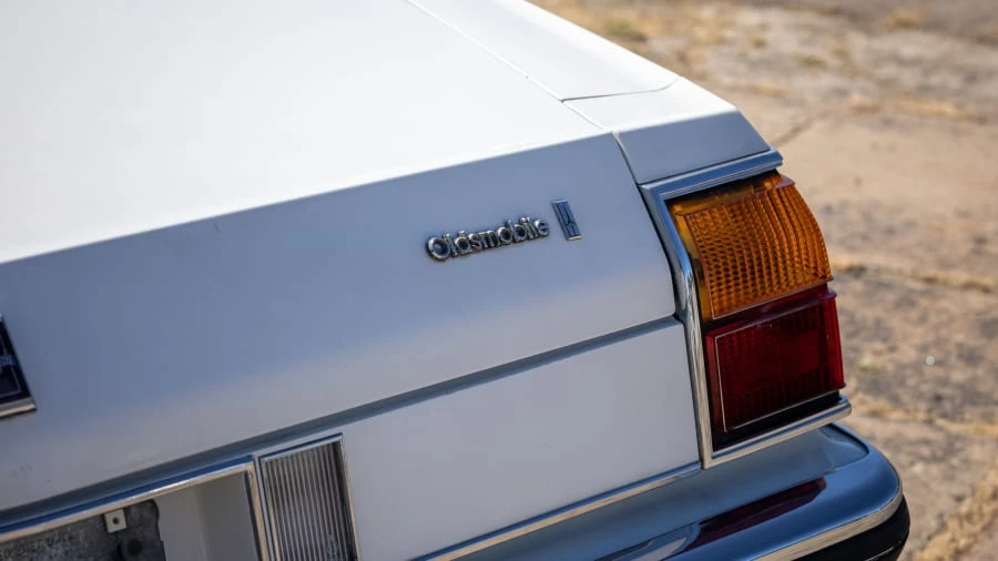 1984 Oldsmobile 88 - Image 15 of 15
