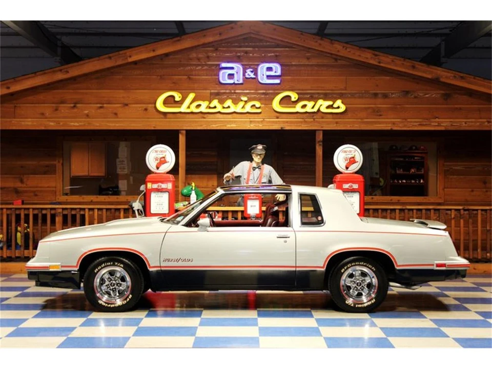 1984 Oldsmobile Hurst/Olds - Image 2 of 28