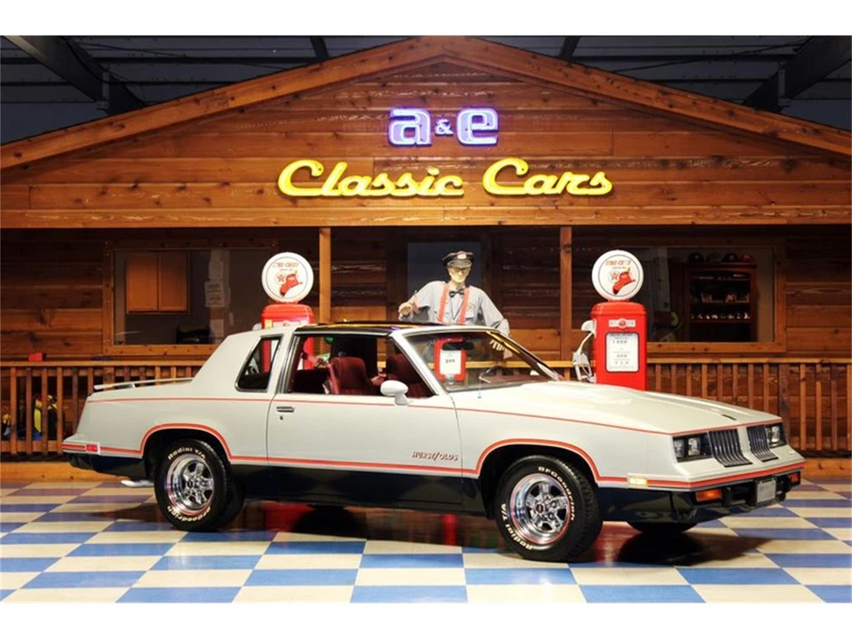 1984 Oldsmobile Hurst/Olds - Image 7 of 28