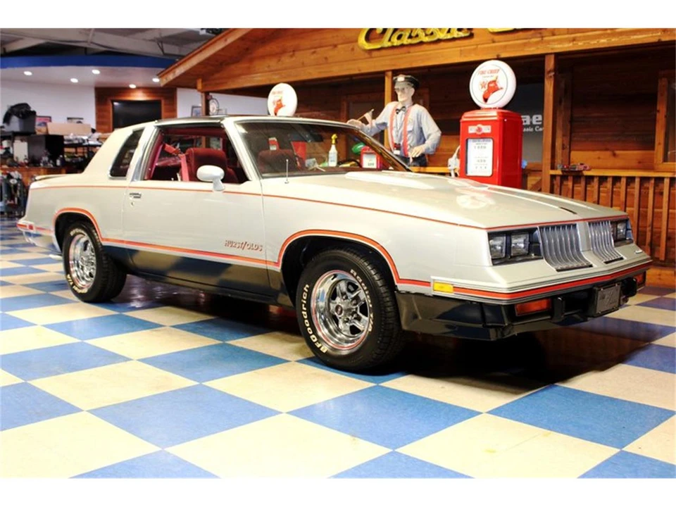 1984 Oldsmobile Hurst/Olds - Image 11 of 28
