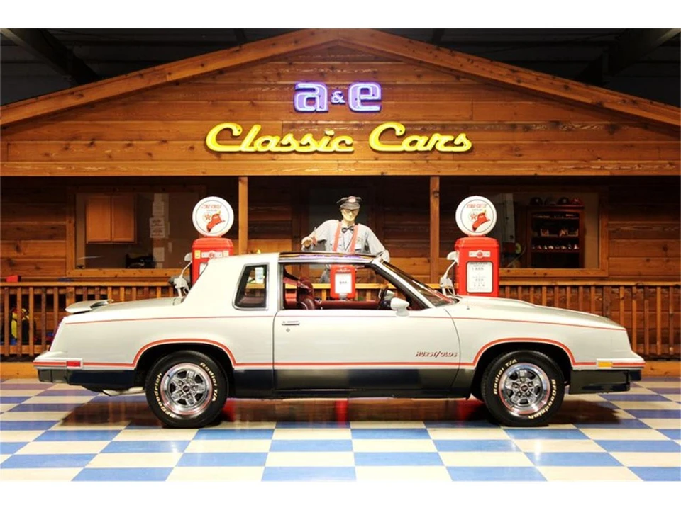 1984 Oldsmobile Hurst/Olds - Image 8 of 28