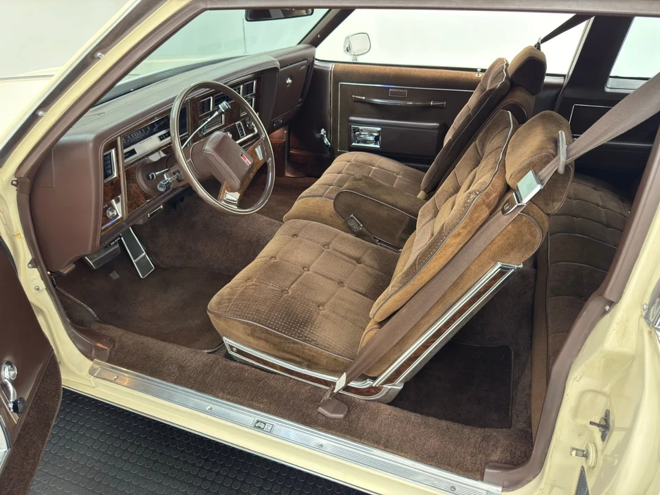 1984 Oldsmobile 98 - Image 20 of 21