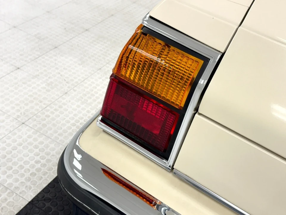 1984 Oldsmobile 98 - Image 14 of 21