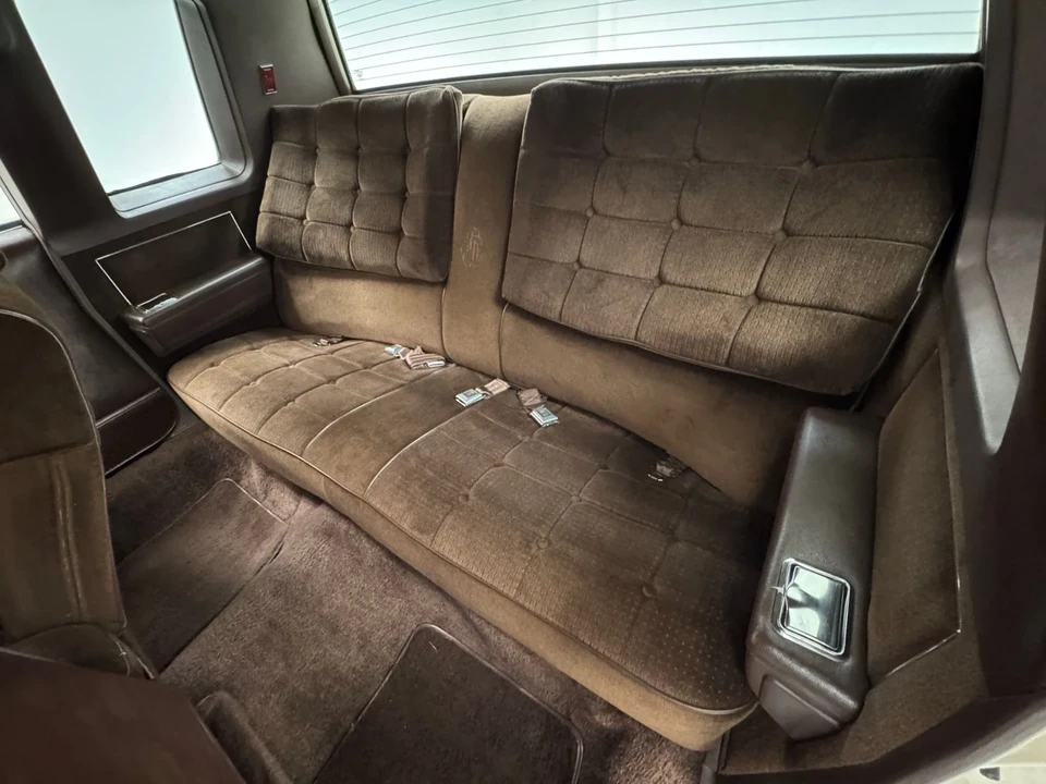 1984 Oldsmobile 98 - Image 21 of 21