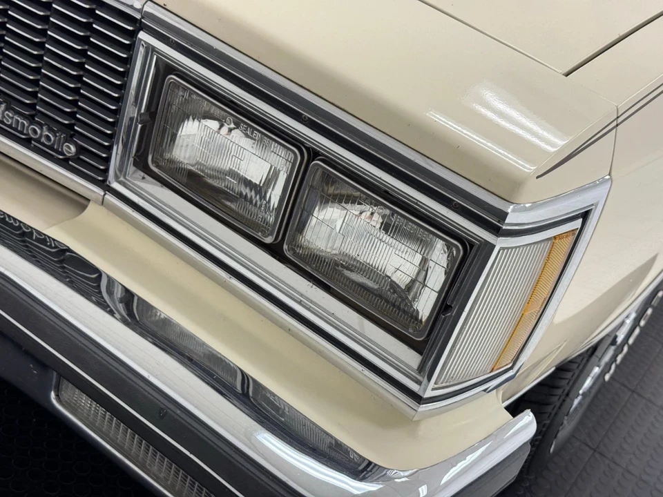 1984 Oldsmobile 98 - Image 13 of 21