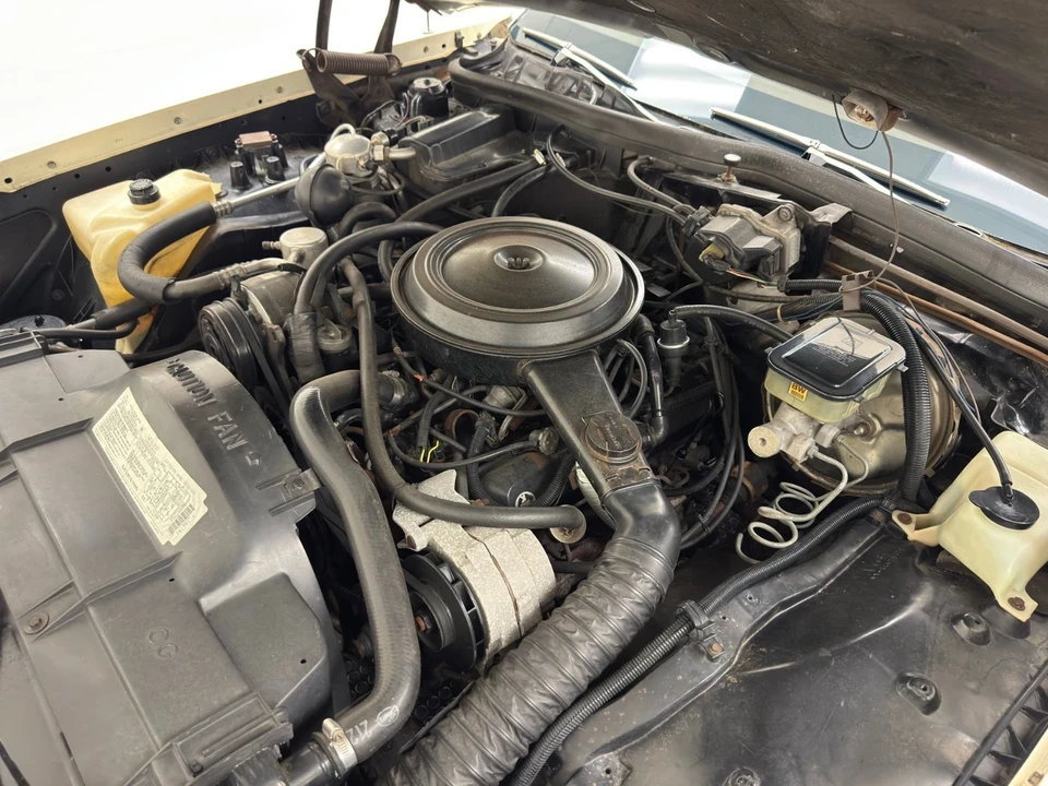 1984 Oldsmobile 98 - Image 16 of 21