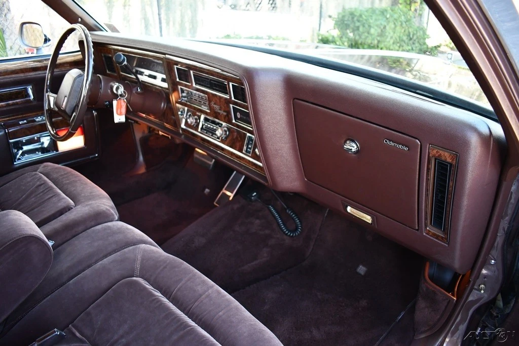 1984 Oldsmobile 98 - Image 13 of 21