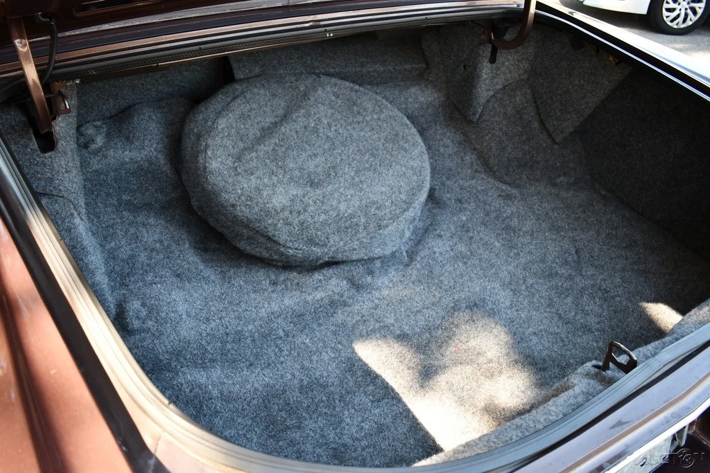 1984 Oldsmobile 98 - Image 17 of 21