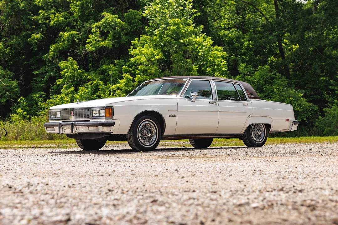 1984 Oldsmobile 98 - Image 2 of 31