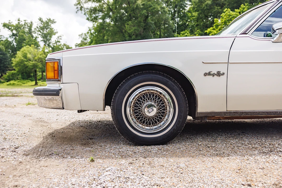1984 Oldsmobile 98 - Image 27 of 31