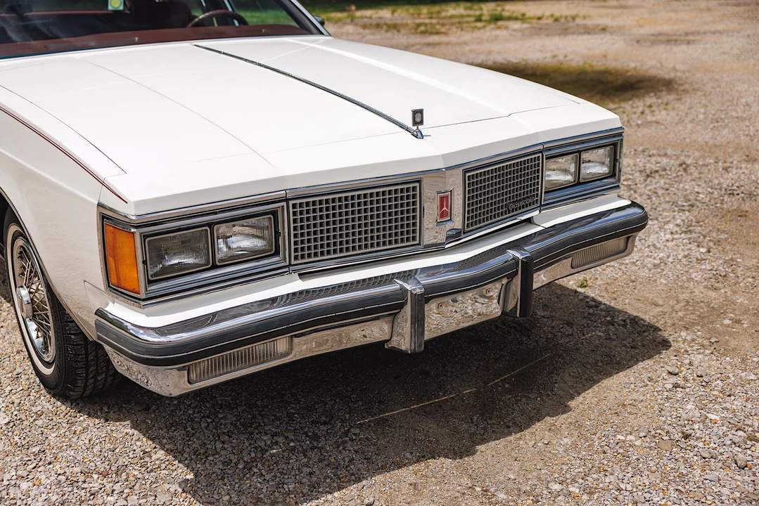 1984 Oldsmobile 98 - Image 17 of 31