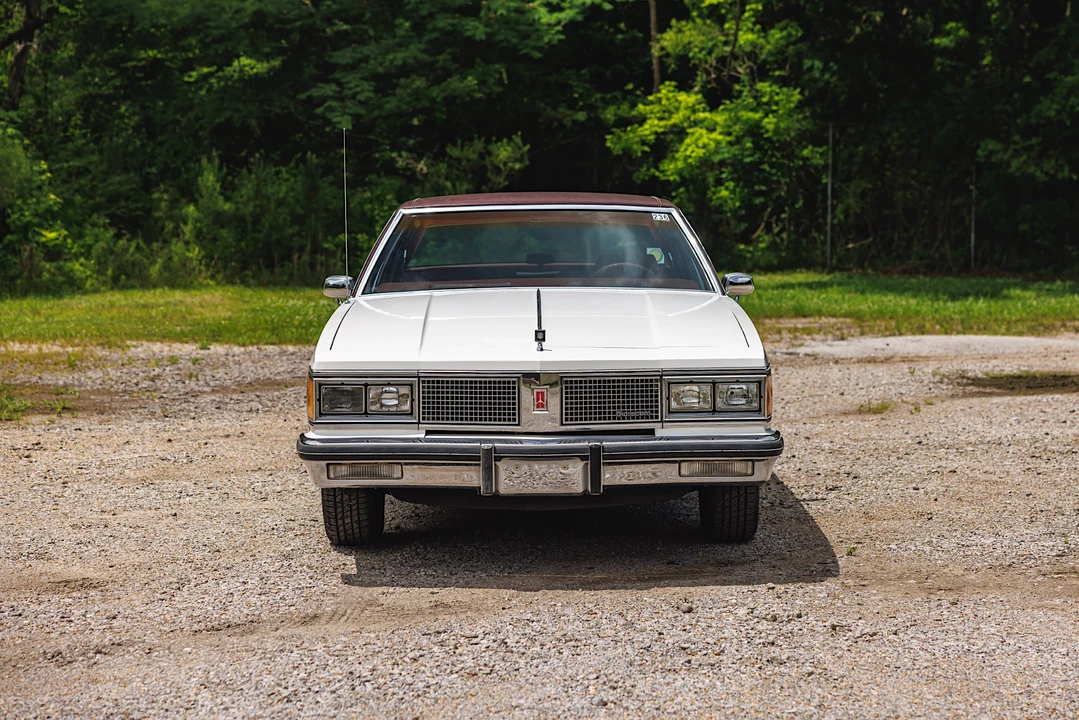 1984 Oldsmobile 98 - Image 11 of 31