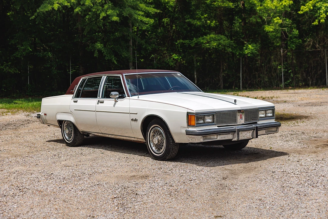 1984 Oldsmobile 98 - Image 6 of 31