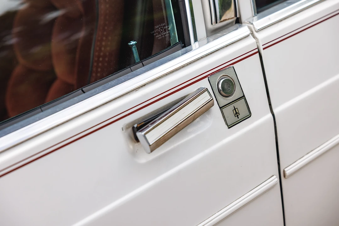 1984 Oldsmobile 98 - Image 30 of 31