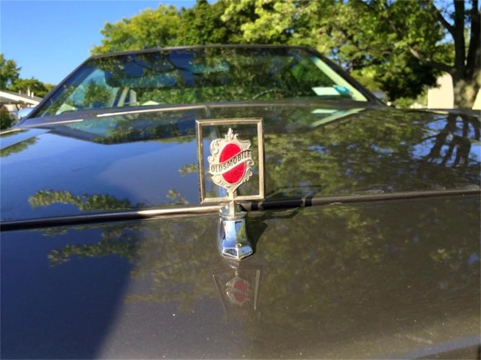 1984 Oldsmobile Toronado - Image 8 of 12