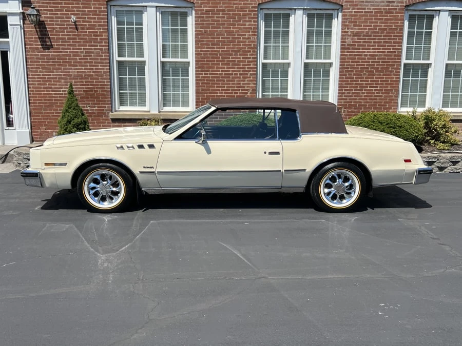 1984 Oldsmobile Toronado - Image 2 of 5