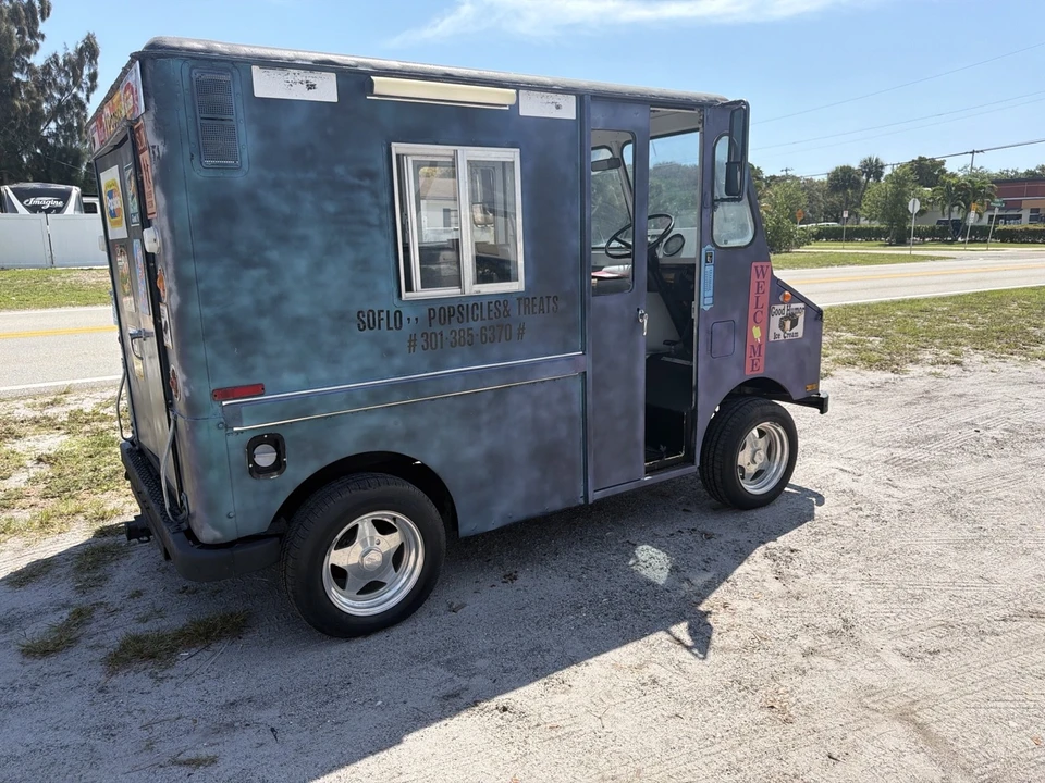1984 AM General Hummer - Image 2 of 21
