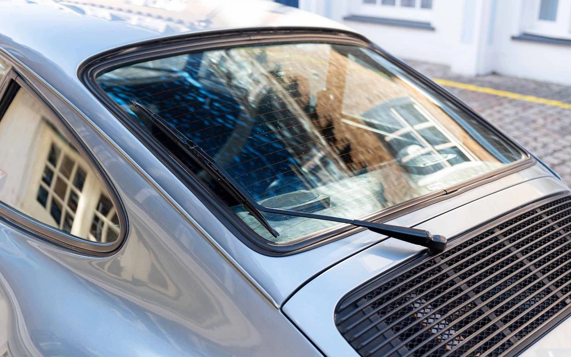 1984 Porsche 911 Carrera 3.2 - Image 25 of 31