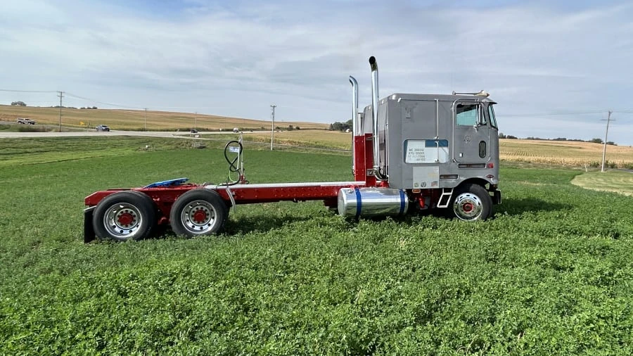 1984 Peterbilt - Image 3 of 11