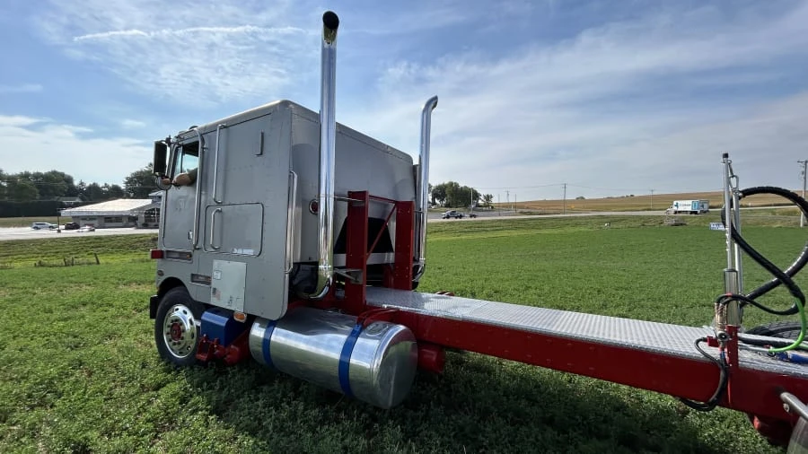1984 Peterbilt - Image 5 of 11