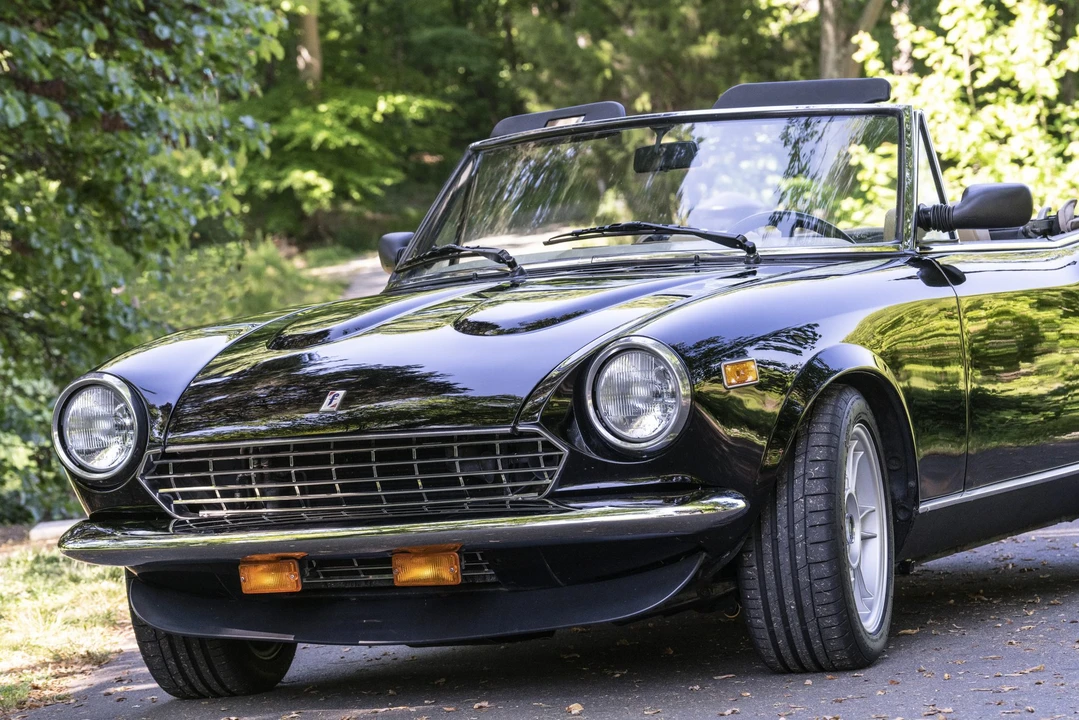 1984 Fiat 124 Sport Spider - Image 7 of 31