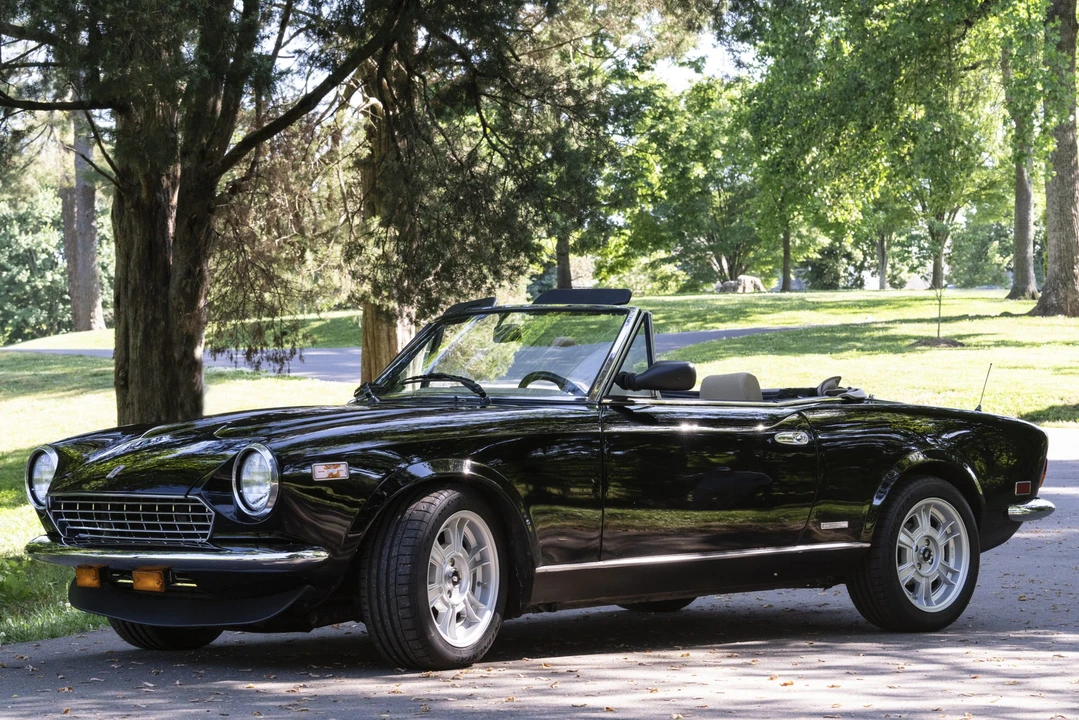1984 Fiat 124 Sport Spider - Image 16 of 31