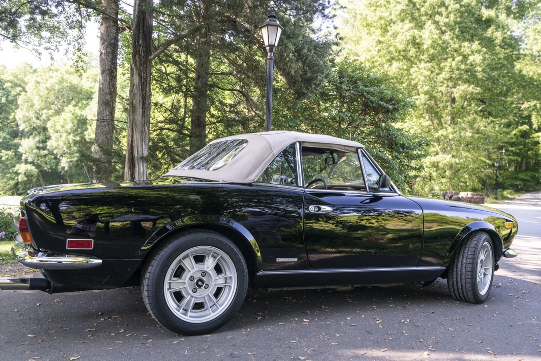 1984 Fiat 124 Sport Spider - Image 22 of 31