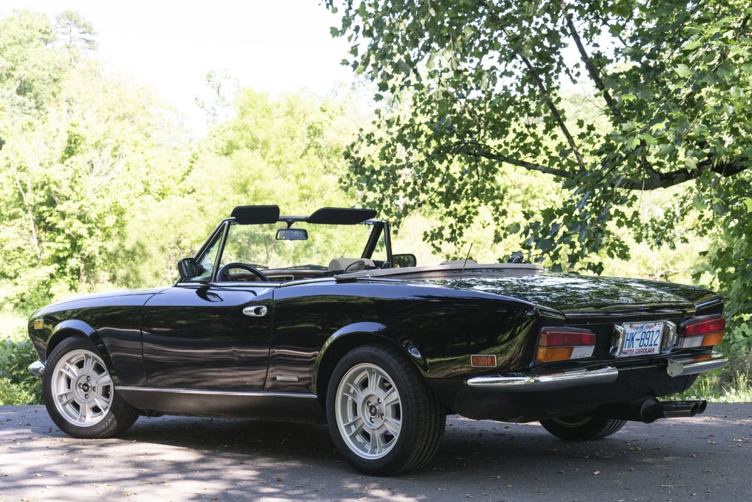 1984 Fiat 124 Sport Spider - Image 19 of 31