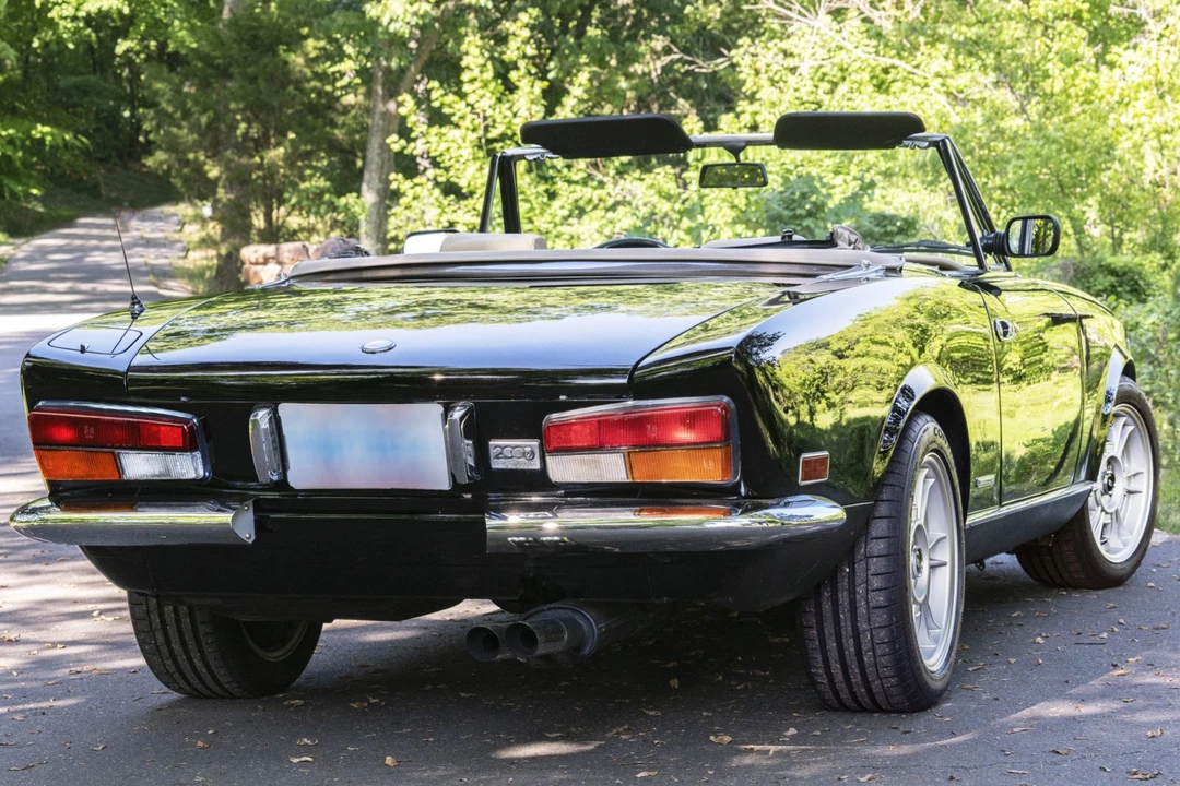 1984 Fiat 124 Sport Spider - Image 21 of 31