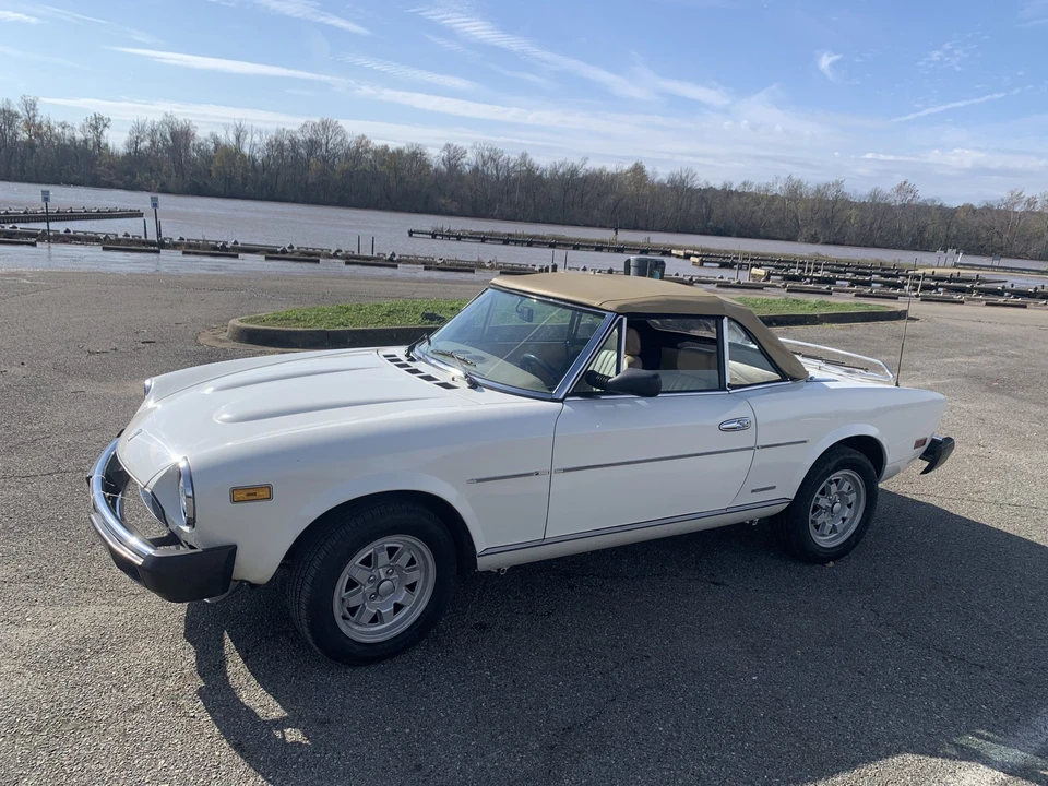 1984 Fiat 124 Sport Spider - Image 7 of 31