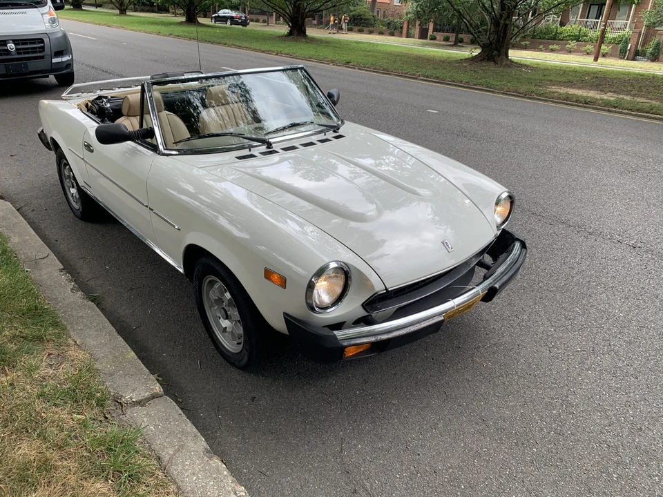 1984 Fiat 124 Sport Spider - Image 23 of 31