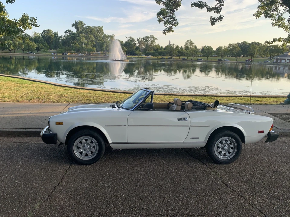 1984 Fiat 124 Sport Spider - Image 9 of 31